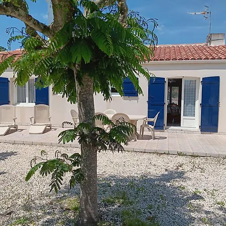 Holiday home Confortable 5 Pers. - Lumineuse, Proche Et Commerces, Jardin Et Terrasse Tranquilles - Fr-1-476-31 Grues
